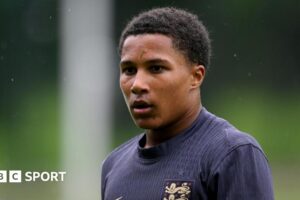 Barcelona sign 16-year-old Norwich prospect Tavares