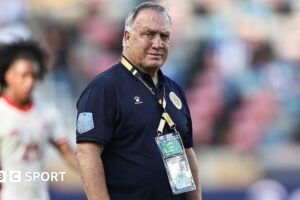 Advocaat to miss Scotland friendly and World Cup history