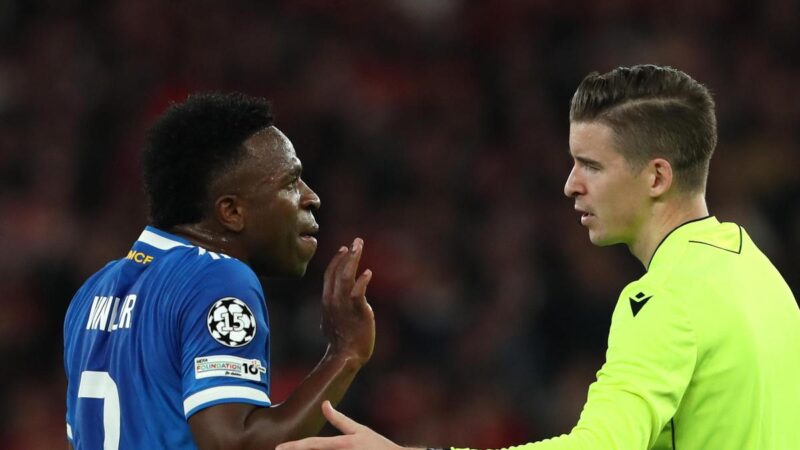 Benfica investigates video of faithful’ alleged monkey gestures towards Vinicius Junior