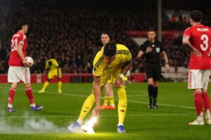 Forest dodge fireworks before advancing in UEL