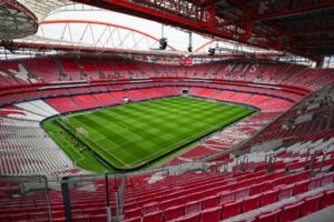 Benfica suspend 5 crowd for racist acts vs. Madrid