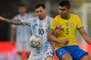 Transfer News: move rumors, news: Casemiro to join Messi or Ronaldo when he leaves Man United?