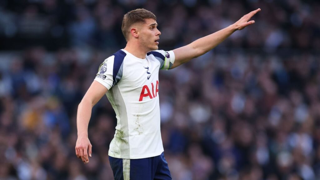 signing rumors, news: Liverpool, Man United, Real Madrid eye Van de Ven