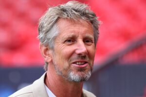 Edwin van der Sar Names His All-Time Greatest Teammates 11