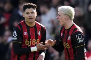 Evanilson recues Bournemouth point as Sunderland winless run continues