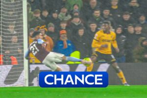 Sa stops Luiz’s acrobatic effort to keep score level!