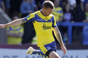 Warrington hold off Wakefield and St Helens cruise to massive win – Super competition round up