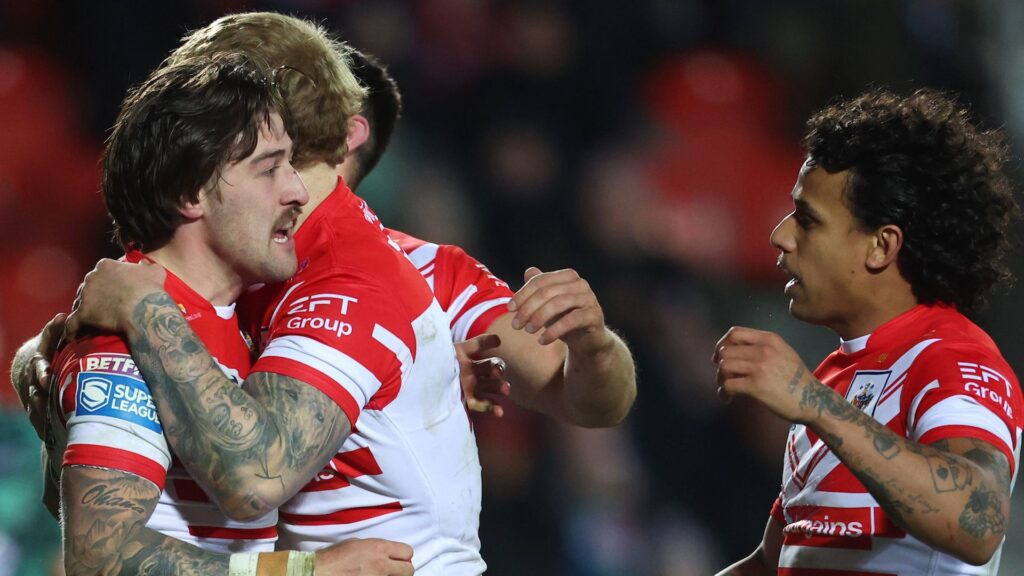 Saints hold on for win over Leigh as Leeds run riot against York