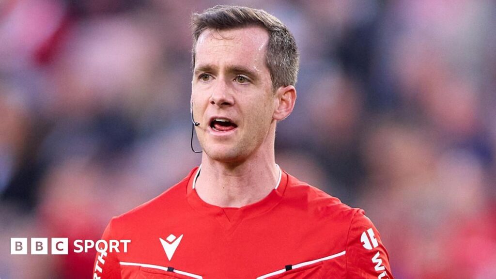 Referee halts La Liga meeting under racism protocol