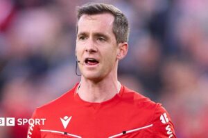 Referee halts La Liga meeting under racism protocol