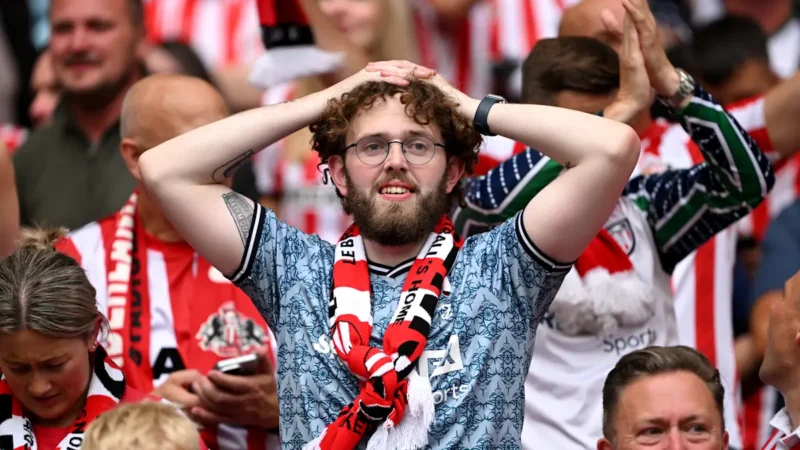 Market Watch: ‘I’ve Seen Them Deteriorate’ – Former Leeds United Star Oozes Confidence For Sunderland contest