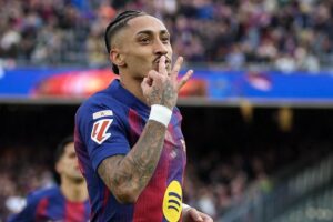 Report: Barcelona’s Raphinha to miss Champions League quarters due to injury