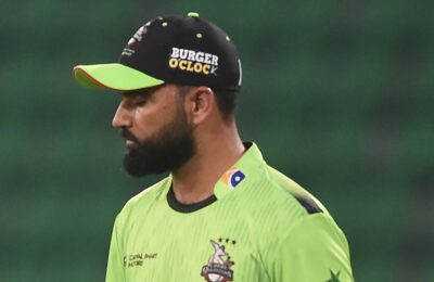 Fakhar denies ball tampering after Lahore penalised in PSL