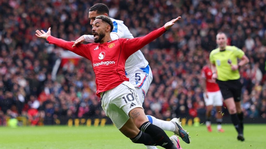 VAR review: Was penalty, red-card call that sparked Man United comeback correct?