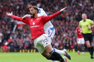 VAR review: Was penalty, red-card call that sparked Man United comeback correct?