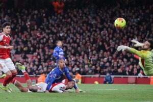 Arteta: ‘Heart almost stopped’ on late Raya save