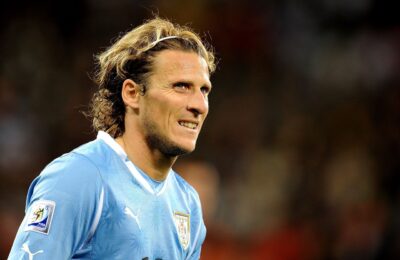 ‘It was a blessing to play with Suarez and Cavani for Uruguay. They helped raise the level of a generation that made history at the 2010 World Cup’ Diego Forlan recalls his role in La Celeste’s legendary attacking trident