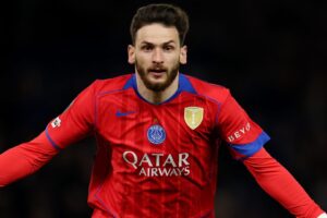 Report: Kvaratskhelia and Gordon among Arsenal forward targets