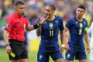 Raphinha injured and will be out for a month