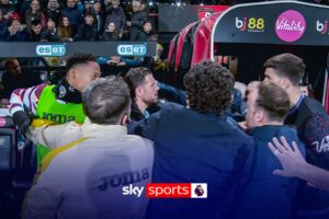 ‘A little bit of afters’ | Henderson takes offence with Bournemouth bench!
