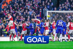 ‘Arsenal have been Arsenal’d!’ | Hincapie scores own-goal contribution from James’ corner