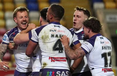 Wakefield move third in Super League after away win at York