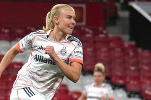 WCL QF: Bayern retake lead over Man Utd for THIRD time LIVE! — Full Story