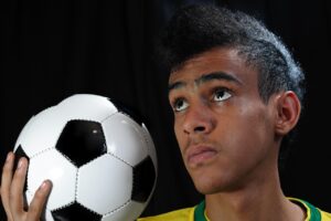 Estêvão’s World Cup Participation in Doubt Due to Hamstring Injury