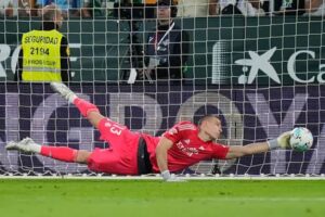 Bellerín eliminates Madrid from the LaLiga title race in the 94th minute