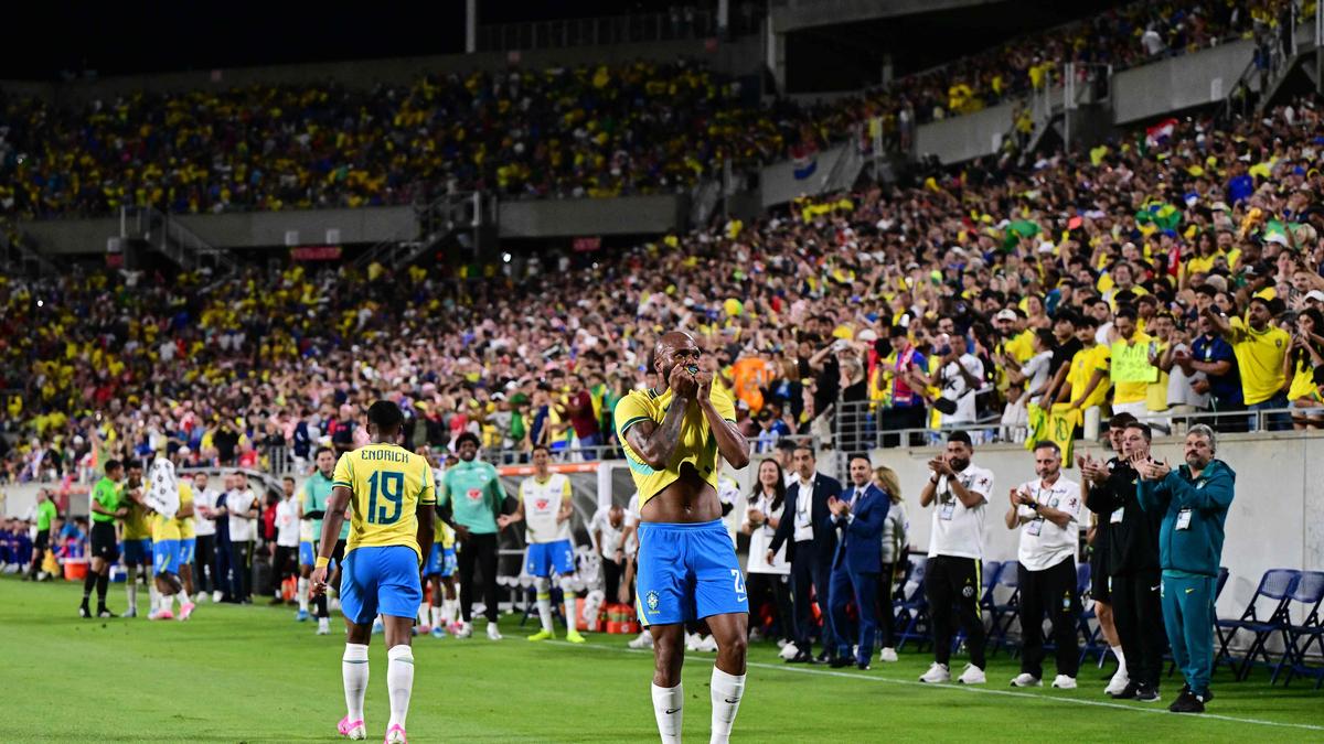 Brazil scores twice late on to beat Croatia 3 1 in World Cup tune up