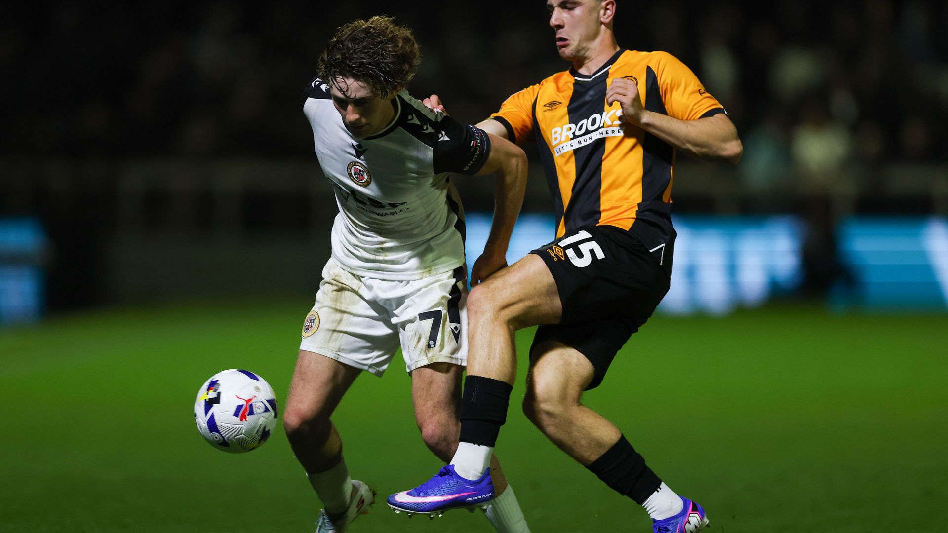 Bromley spurn chance for promotion with Cambridge stalemate