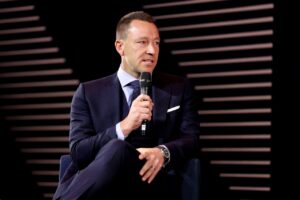 Chelsea legend John Terry set to buy League Two club with family connection: report