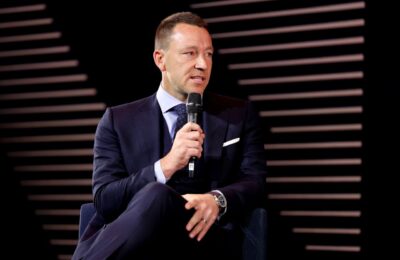Chelsea legend John Terry set to buy League Two club with family connection: report