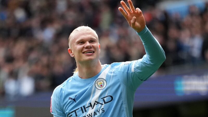 Chelsea vs Man City LIVE: Team news as Pep Guardiola’s side look to capitalise on Arsenal loss in Premier League title race