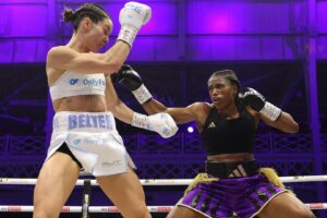 Dubois defeats Harper to win world championship grudge match