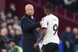 Everton v Liverpool LIVE: Isak starts as Ekitike replacement but Ngumoha benched for Merseyside derby