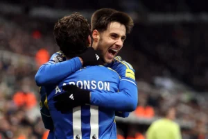 ‘I Always End Up Sleeping’ – Leeds United Star Admits Team-mate Not Most Entertaining