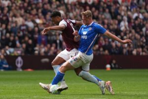 Late strike from Tammy Abraham secures Aston Villa victory over Sunderland