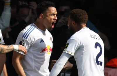 Leeds on course for crucial win over Wolves LIVE!