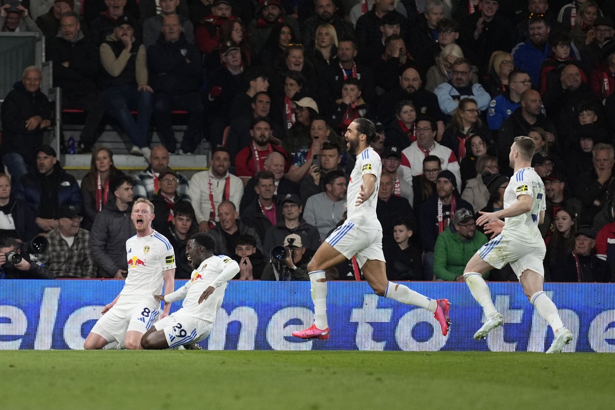 Leeds snatch last gasp equaliser at Bournemouth to move to brink of safety