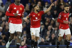 Manchester United beats Chelsea 1-0, takes a big step towards Champions League qualification