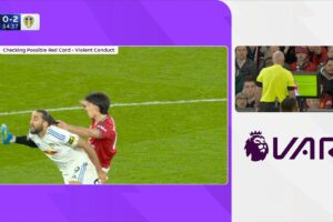 Martinez SENT OFF after VAR review for hair pull on Calvert-Lewin
