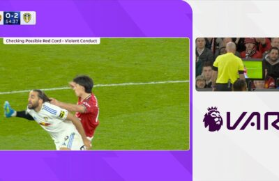 Martinez SENT OFF after VAR review for hair pull on Calvert Lewin