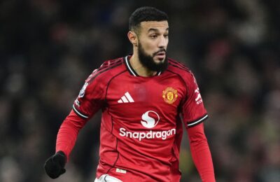 Mazraoui at centre back for United as Enzo returns for Chelsea LIVE!