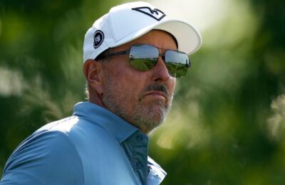 Mickelson withdraws from Masters due to 'family health matter'