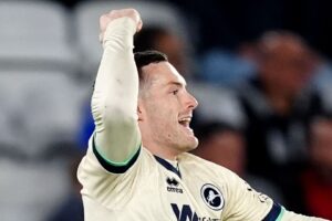 Millwall snatch equaliser but automatic promotion hopes hit by draw at Leicester