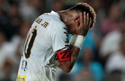 Neymar erupts at Santos fans as World Cup stakes intensify
