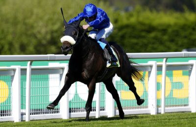Opera Ballo makes all to thwart Field Of Gold at Sandown