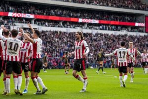 Analysis: PSV clinch 3rd-straight Eredivisie in record time