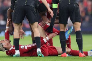 ‘Really bad’ – Slot gives worrying update after Ekitike stretchered off — Key Details